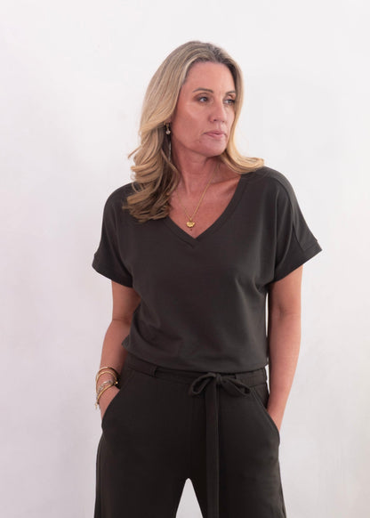 ATHENA v-neck, short sleeve top, olive