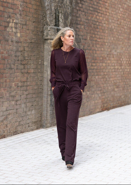 DAPHNE sheer sleeve top, burgundy