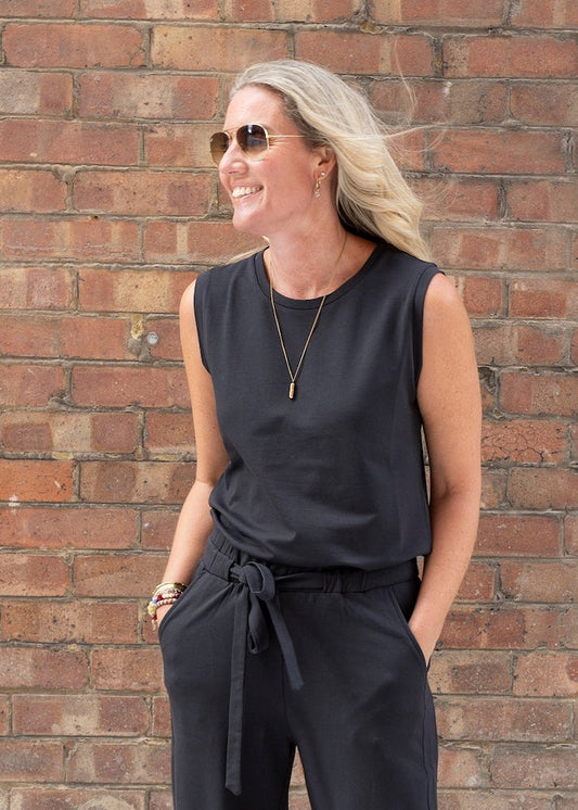 HERO sleeveless top, charcoal