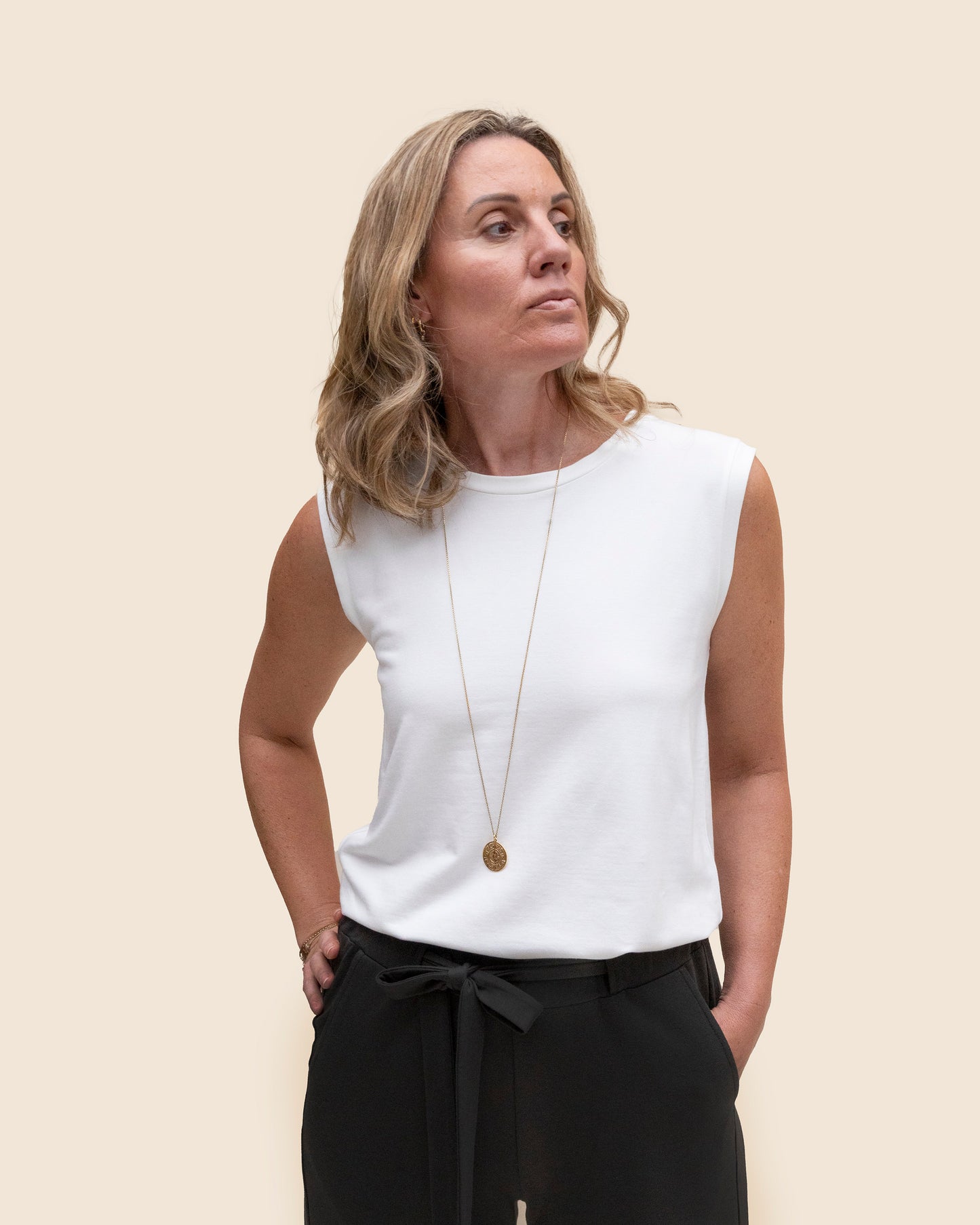 HERO sleeveless top, charcoal